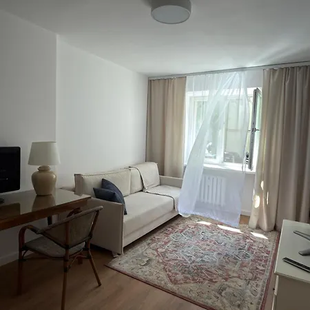 Nowy Przy łazienkach Królewskich *